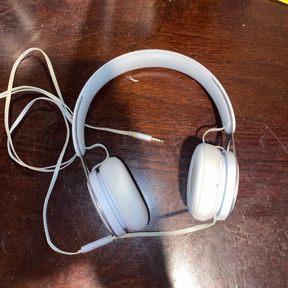 Authentic Beats by Dre - Picture 2 of 5